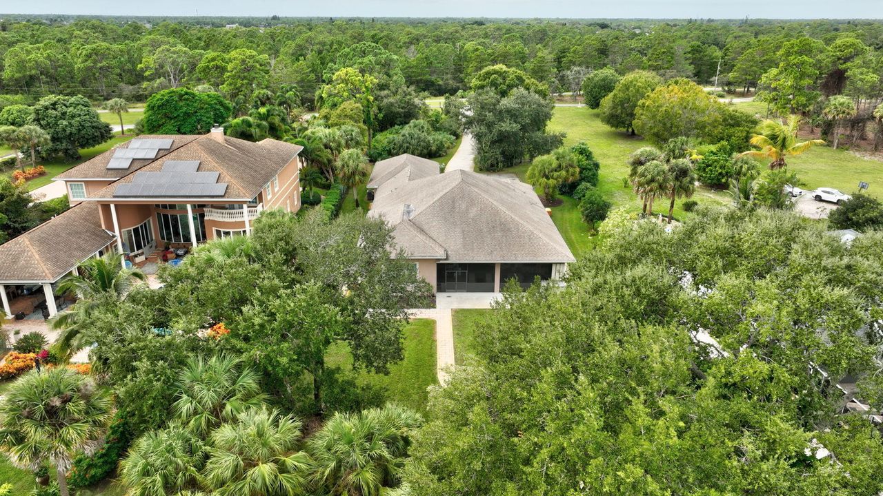 Activo con contrato: $1,650,000 (4 camas, 3 baños, 3513 Pies cuadrados)