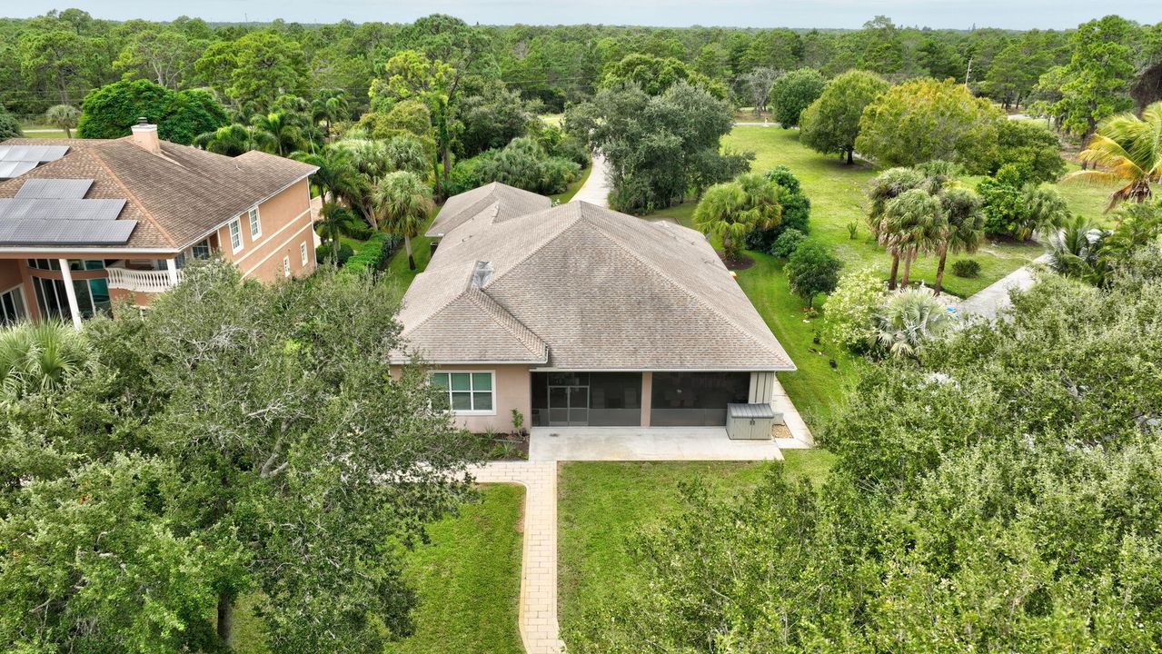 Activo con contrato: $1,650,000 (4 camas, 3 baños, 3513 Pies cuadrados)