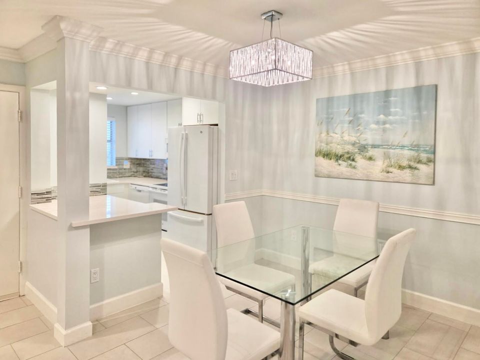 Active With Contract: $2,700 (2 beds, 2 baths, 944 Square Feet)