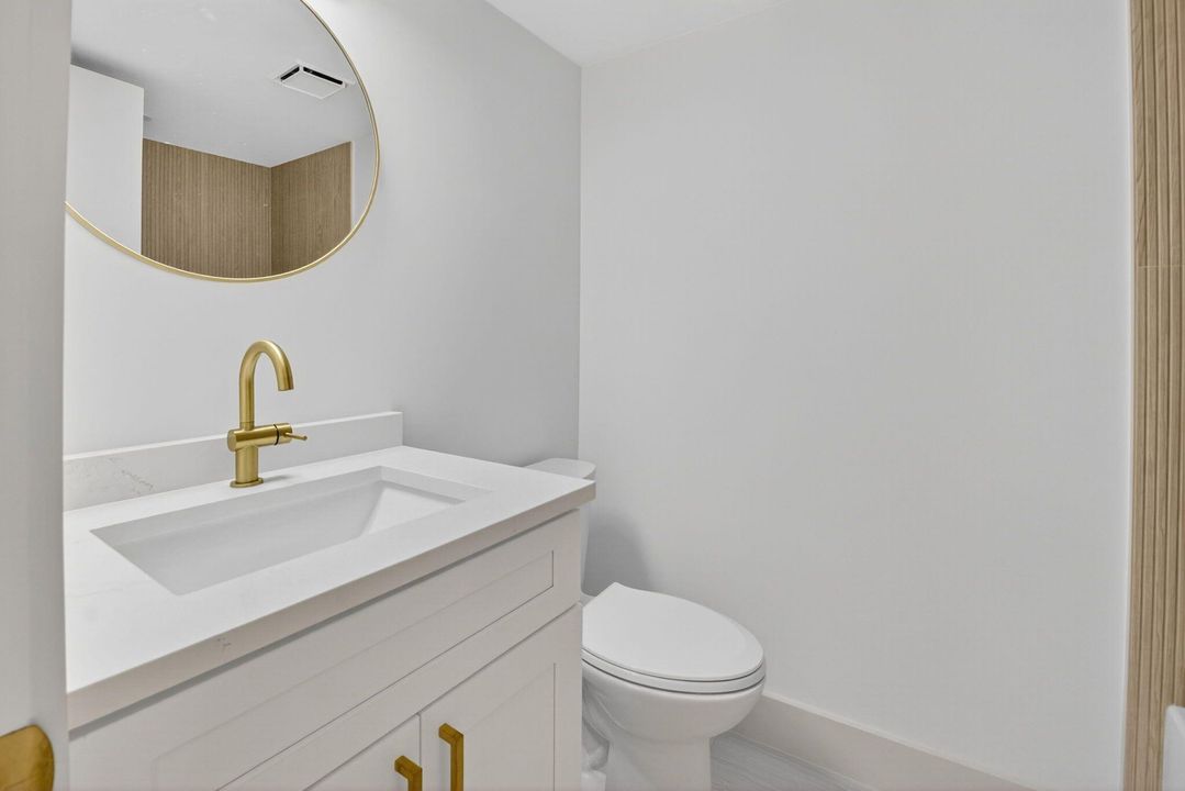 For Sale: $179,000 (2 beds, 2 baths, 852 Square Feet)