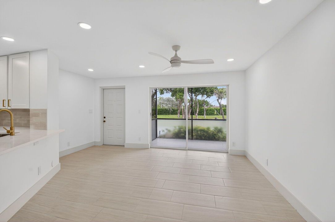 For Sale: $179,000 (2 beds, 2 baths, 852 Square Feet)