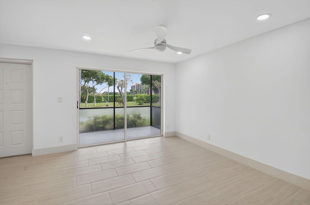 For Sale: $179,000 (2 beds, 2 baths, 852 Square Feet)