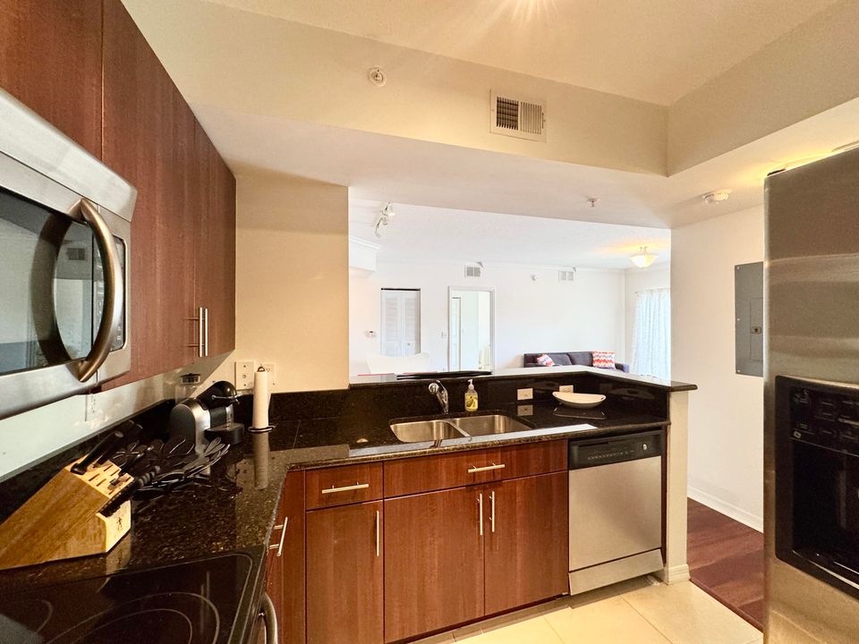 Activo con contrato: $3,000 (2 camas, 2 baños, 1038 Pies cuadrados)