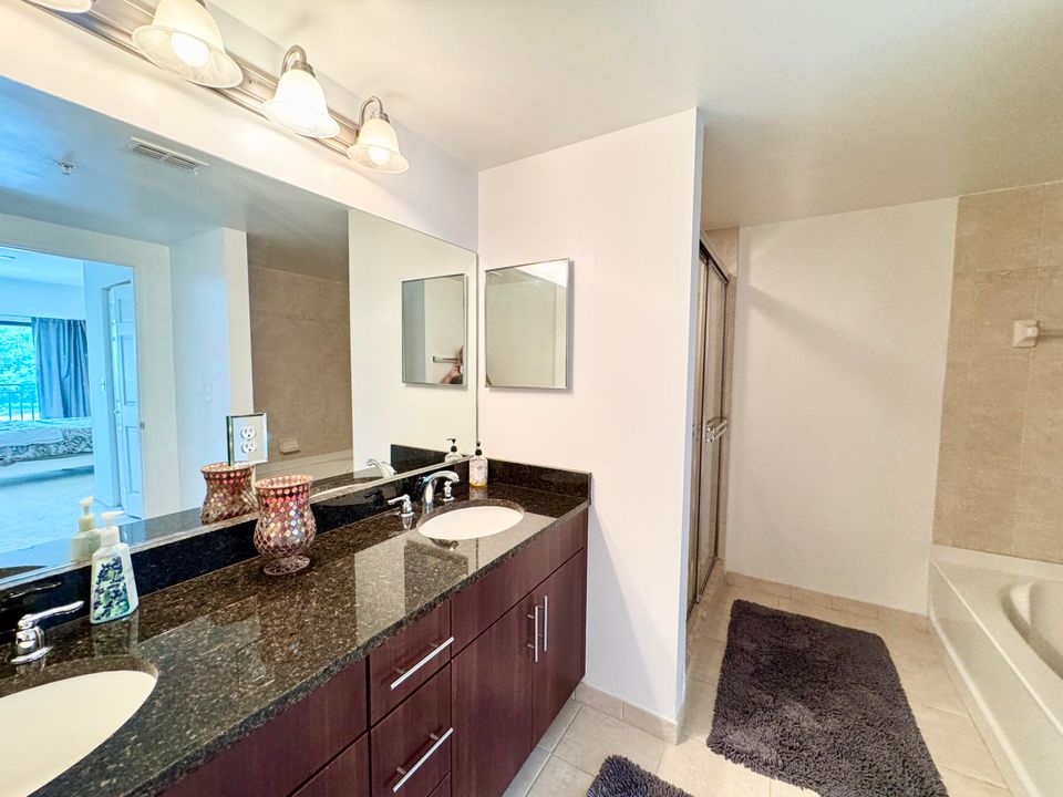 Activo con contrato: $3,000 (2 camas, 2 baños, 1038 Pies cuadrados)