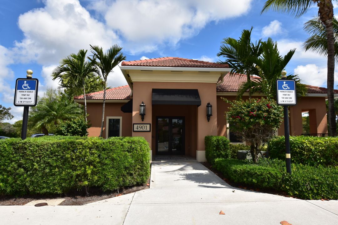 Activo con contrato: $3,000 (2 camas, 2 baños, 1038 Pies cuadrados)