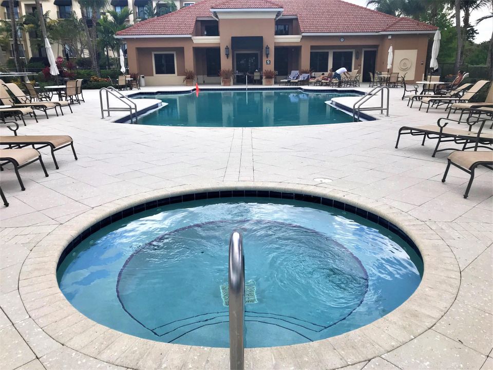 Activo con contrato: $3,000 (2 camas, 2 baños, 1038 Pies cuadrados)