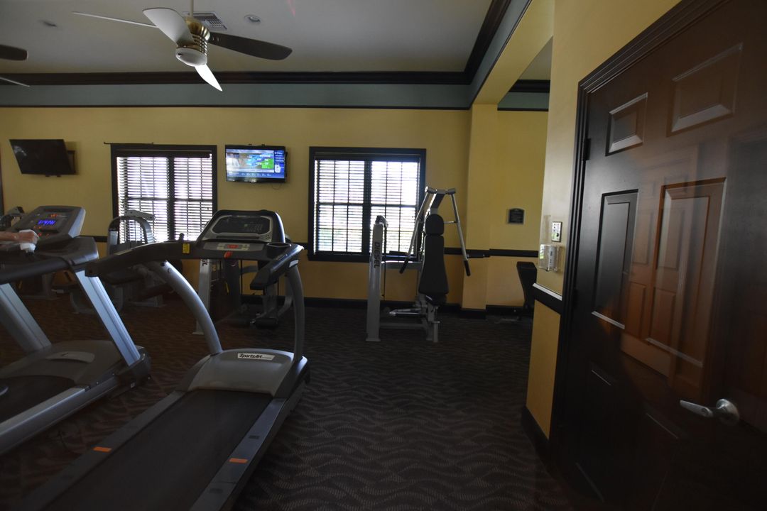 Activo con contrato: $3,000 (2 camas, 2 baños, 1038 Pies cuadrados)