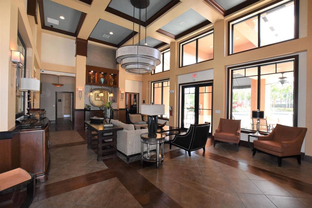 Activo con contrato: $3,000 (2 camas, 2 baños, 1038 Pies cuadrados)