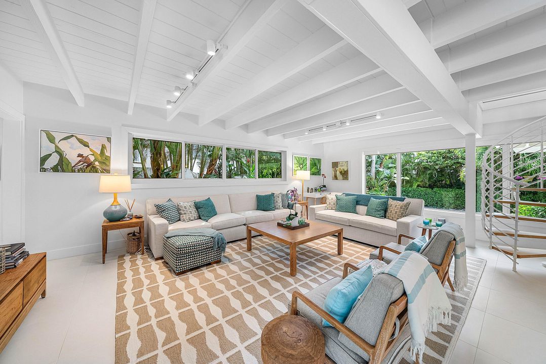 На продажу: $3,495,000 (3 спален, 3 ванн, 2345 Квадратных фут)