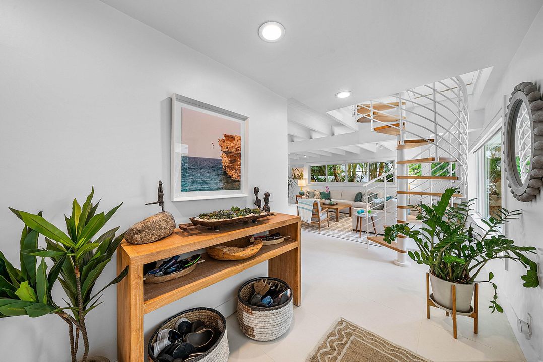 На продажу: $3,495,000 (3 спален, 3 ванн, 2345 Квадратных фут)