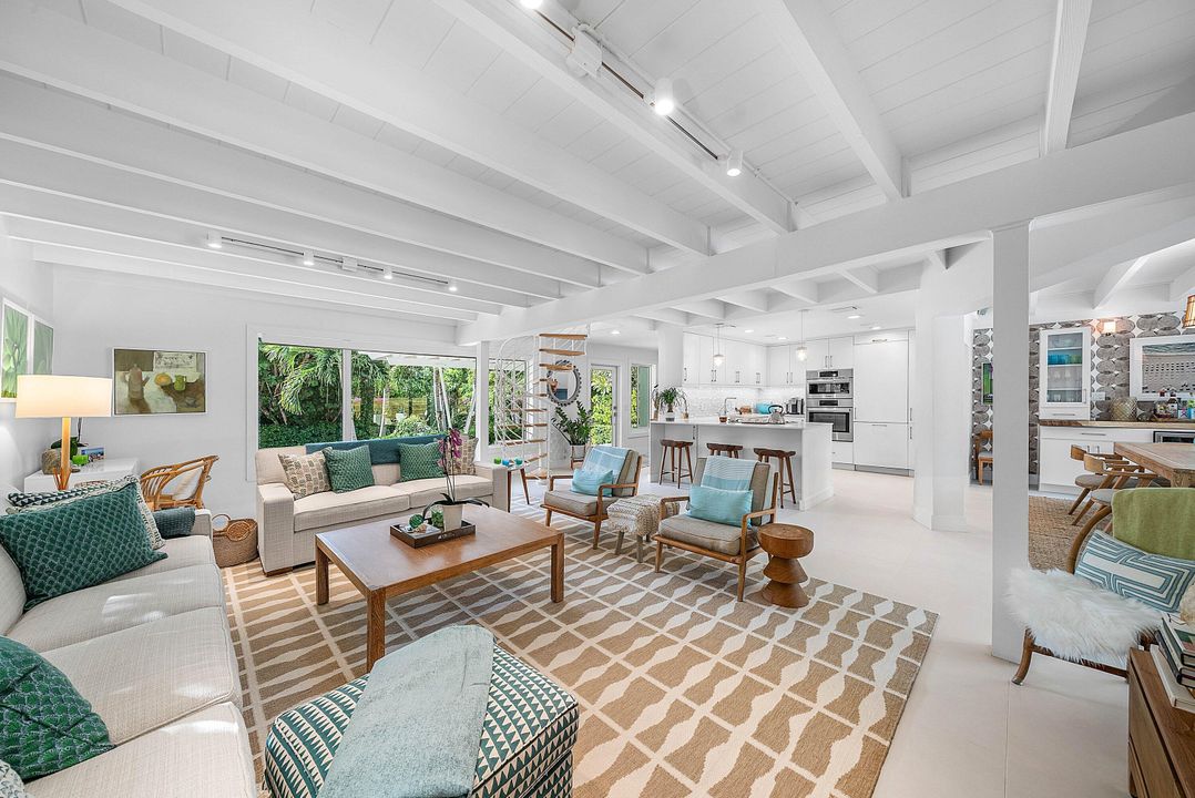 На продажу: $3,495,000 (3 спален, 3 ванн, 2345 Квадратных фут)