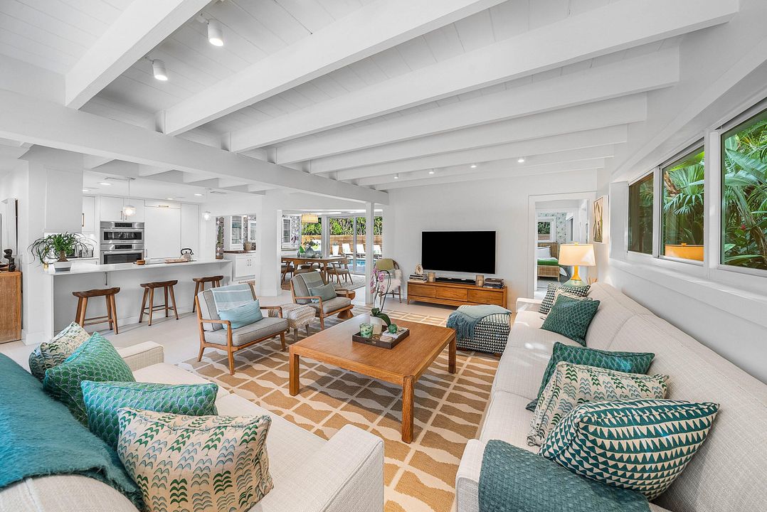 На продажу: $3,495,000 (3 спален, 3 ванн, 2345 Квадратных фут)