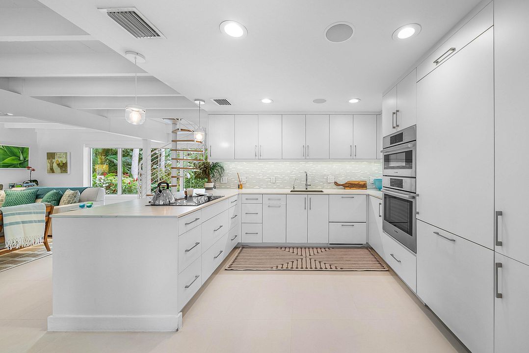 На продажу: $3,495,000 (3 спален, 3 ванн, 2345 Квадратных фут)