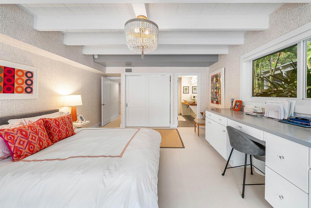 На продажу: $3,495,000 (3 спален, 3 ванн, 2345 Квадратных фут)