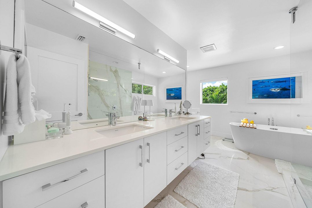 На продажу: $3,495,000 (3 спален, 3 ванн, 2345 Квадратных фут)