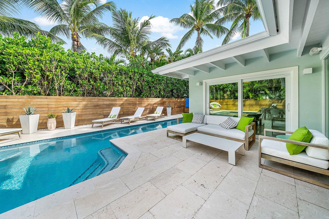 На продажу: $3,495,000 (3 спален, 3 ванн, 2345 Квадратных фут)