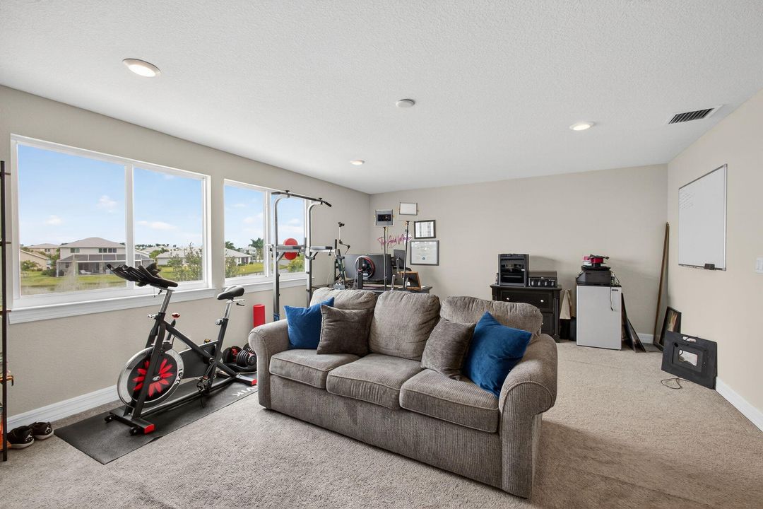 待售: $779,000 (5 贝兹, 4 浴室, 4211 平方英尺)