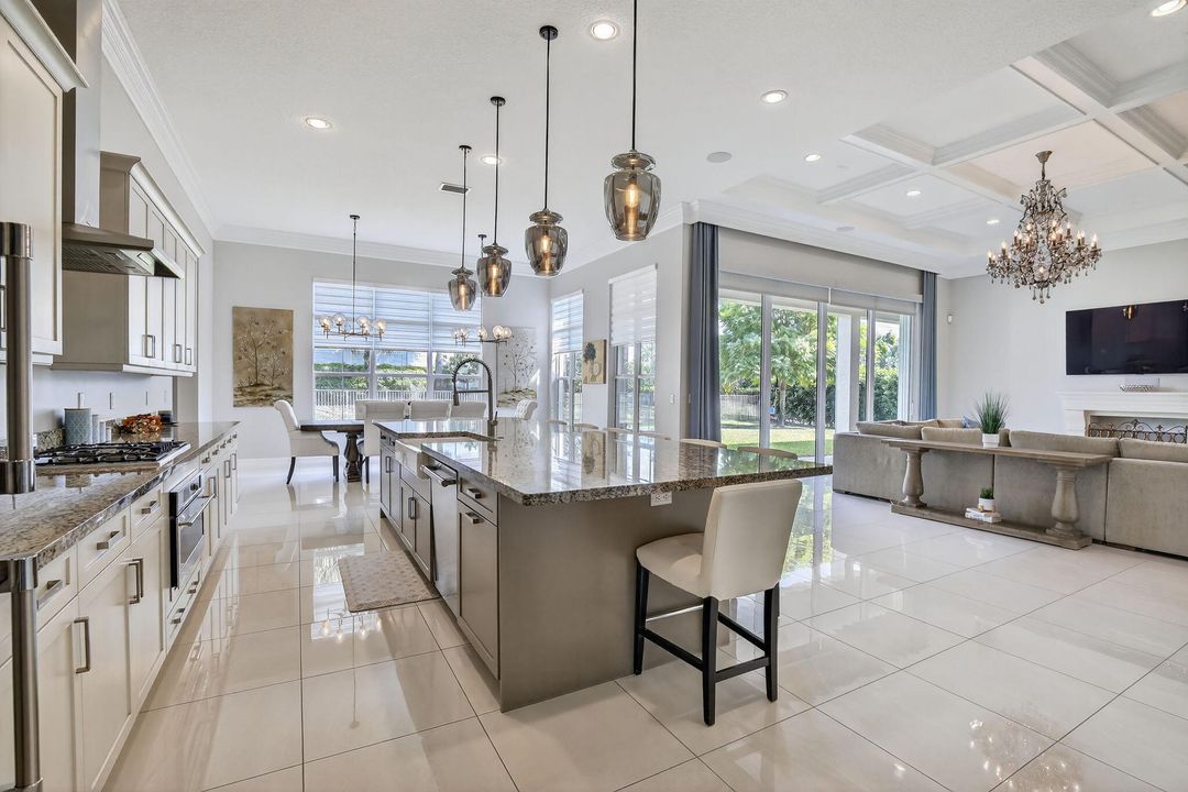 Active With Contract: $2,000,000 (4 beds, 3 baths, 4936 Square Feet)