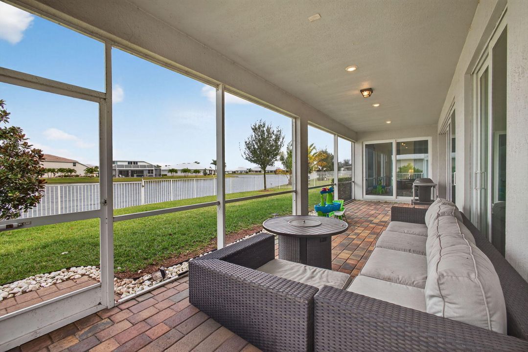 待售: $779,000 (5 贝兹, 4 浴室, 4211 平方英尺)