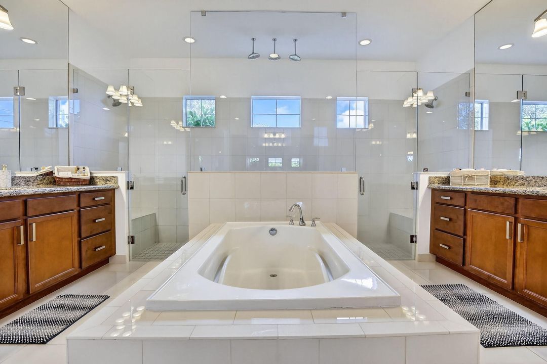 Active With Contract: $2,000,000 (4 beds, 3 baths, 4936 Square Feet)