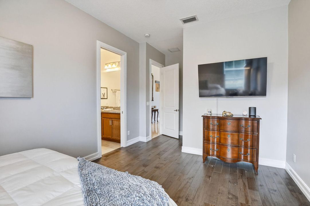 Active With Contract: $2,000,000 (4 beds, 3 baths, 4936 Square Feet)