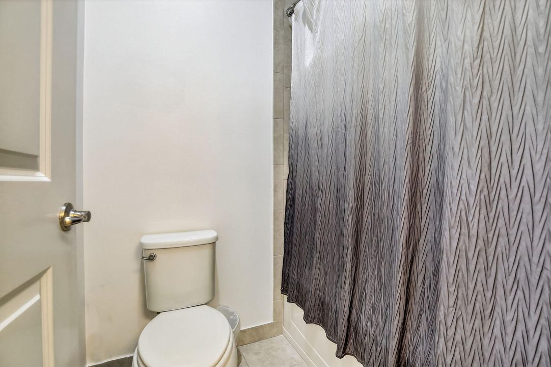 Active With Contract: $2,000,000 (4 beds, 3 baths, 4936 Square Feet)