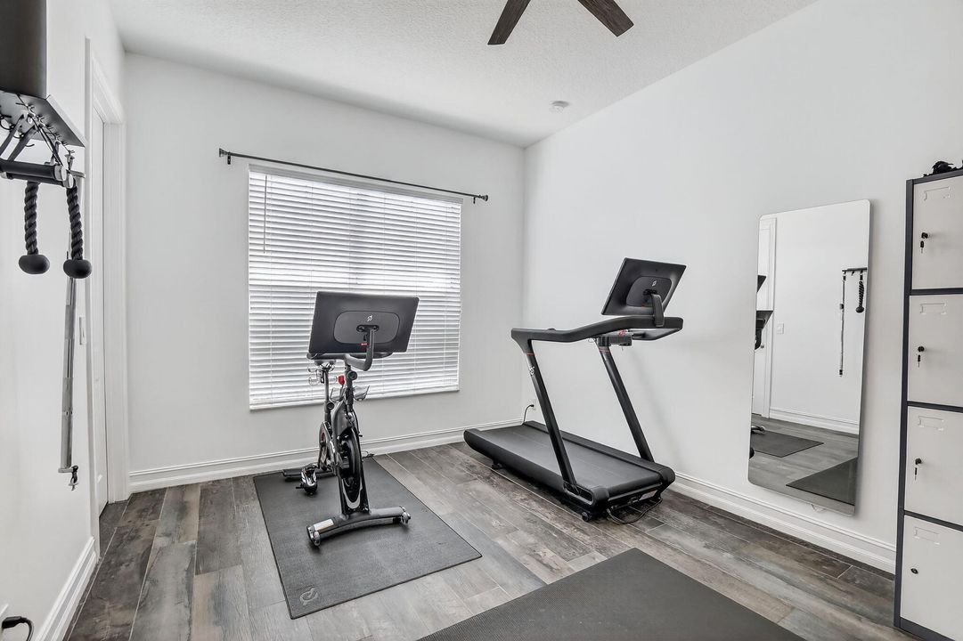 Active With Contract: $2,000,000 (4 beds, 3 baths, 4936 Square Feet)