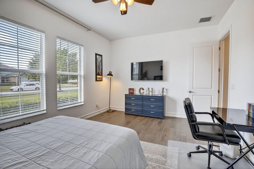 Active With Contract: $2,000,000 (4 beds, 3 baths, 4936 Square Feet)