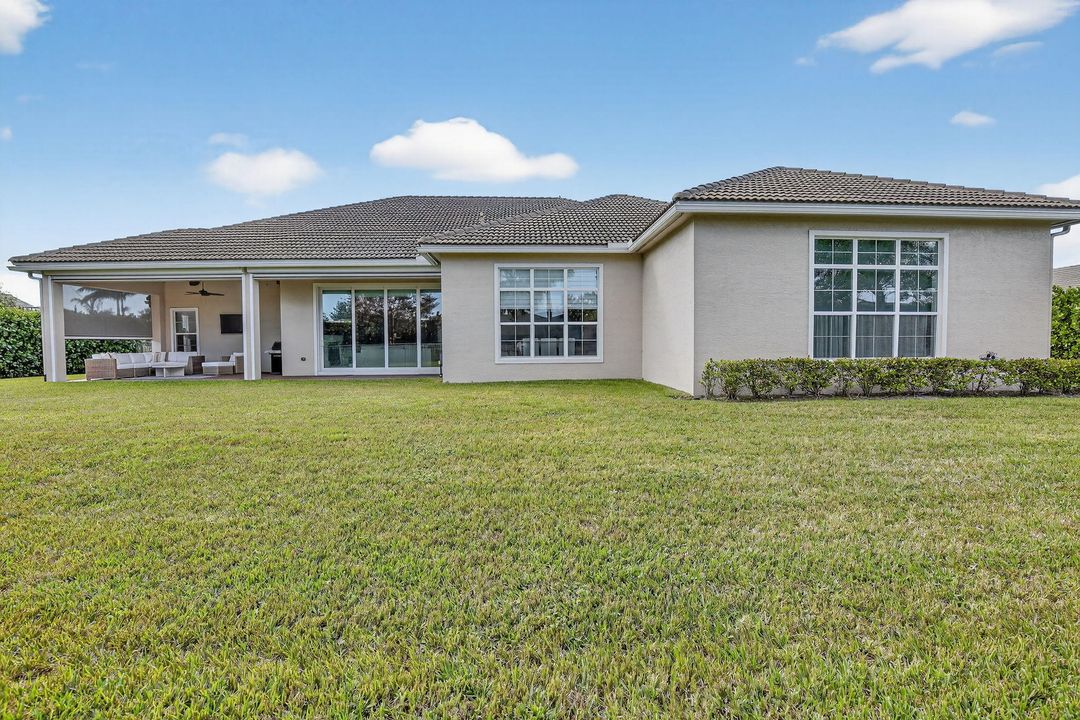 Active With Contract: $2,000,000 (4 beds, 3 baths, 4936 Square Feet)