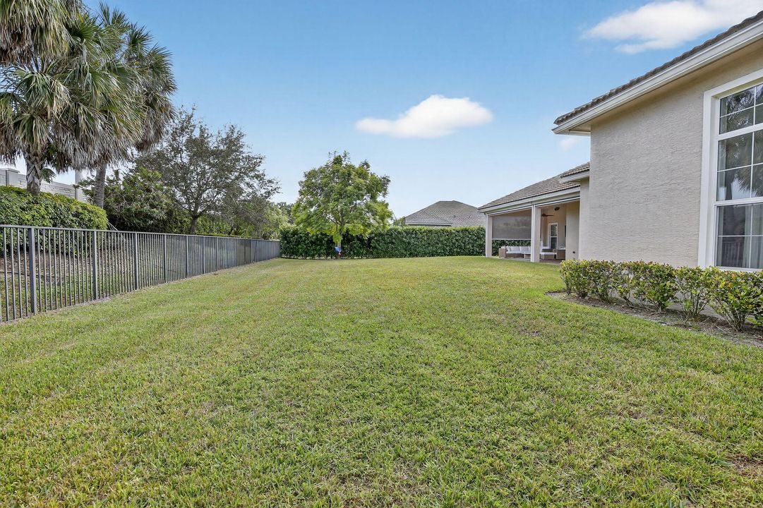 Active With Contract: $2,000,000 (4 beds, 3 baths, 4936 Square Feet)