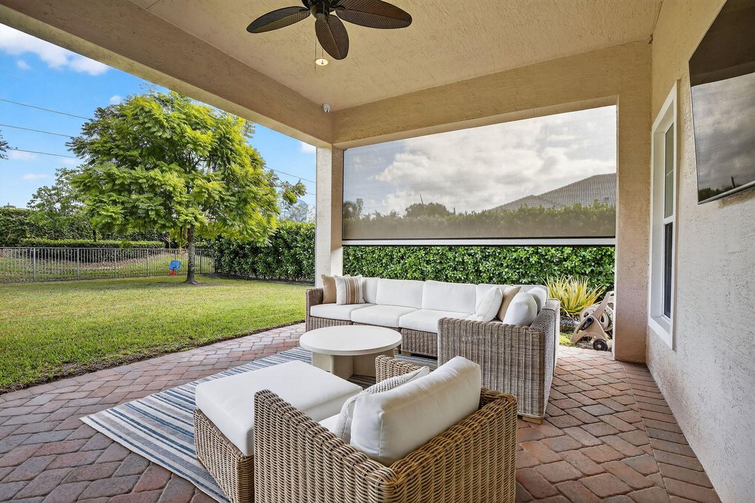 Active With Contract: $2,000,000 (4 beds, 3 baths, 4936 Square Feet)