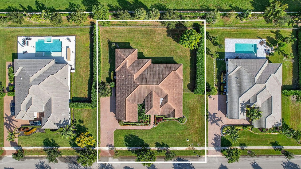 Active With Contract: $2,000,000 (4 beds, 3 baths, 4936 Square Feet)