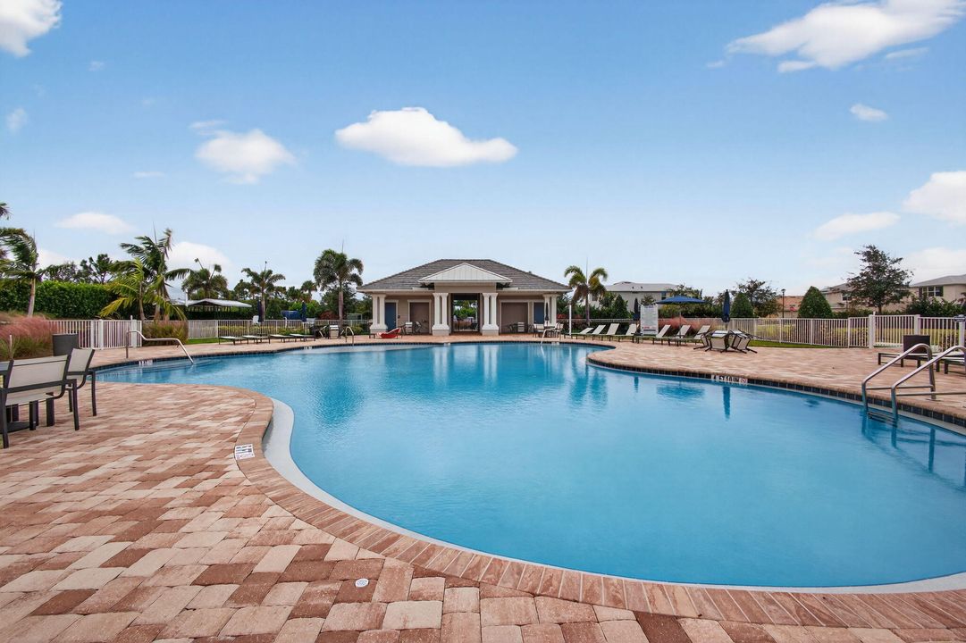 待售: $779,000 (5 贝兹, 4 浴室, 4211 平方英尺)