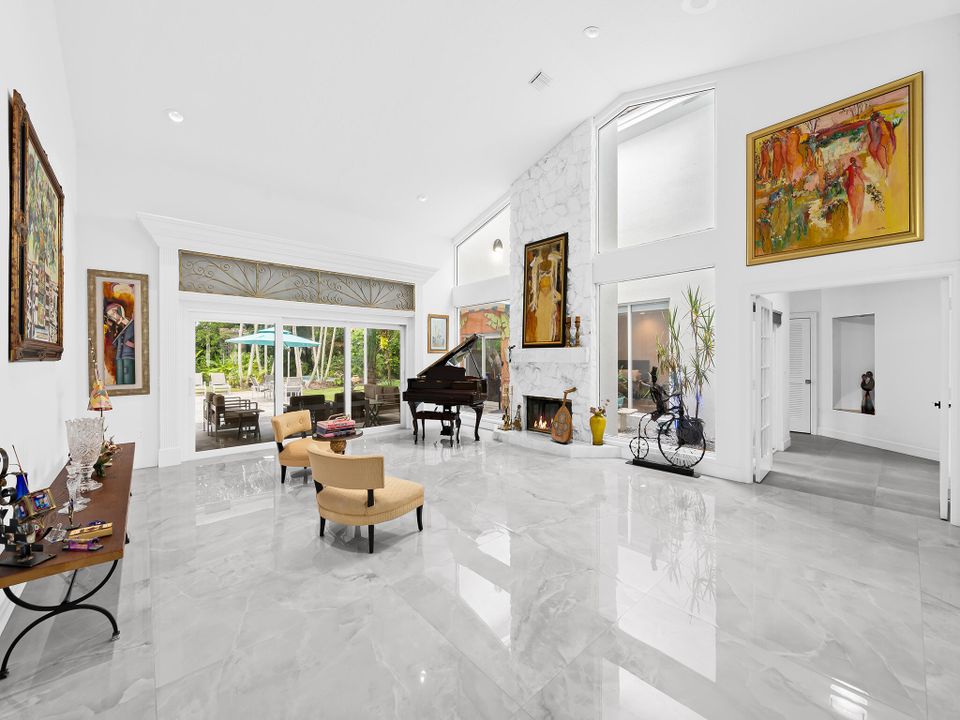 На продажу: $3,750,000 (5 спален, 3 ванн, 4563 Квадратных фут)