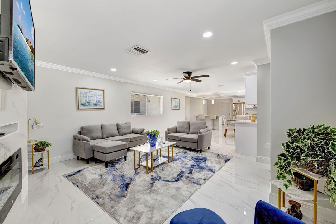 For Rent: $2,700 (2 beds, 1 baths, 1453 Square Feet)