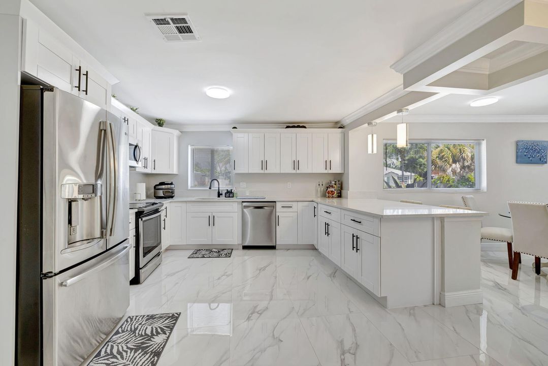 For Rent: $2,700 (2 beds, 1 baths, 1453 Square Feet)