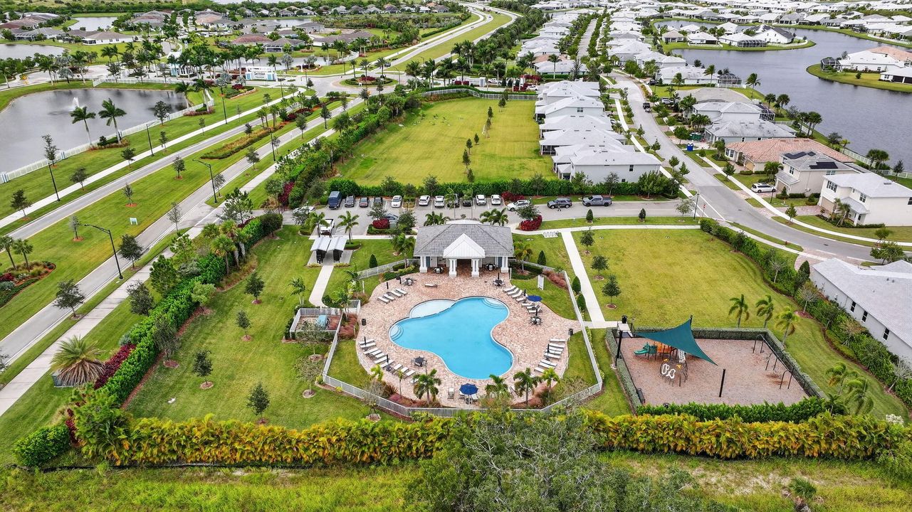 待售: $779,000 (5 贝兹, 4 浴室, 4211 平方英尺)