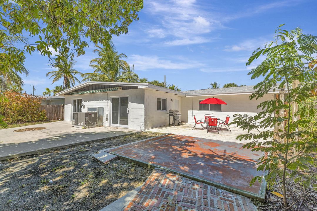 For Rent: $2,700 (2 beds, 1 baths, 1453 Square Feet)