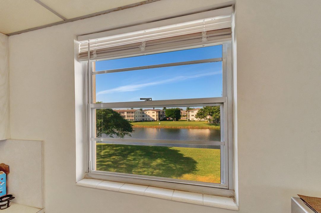 待售: $110,000 (2 贝兹, 1 浴室, 819 平方英尺)