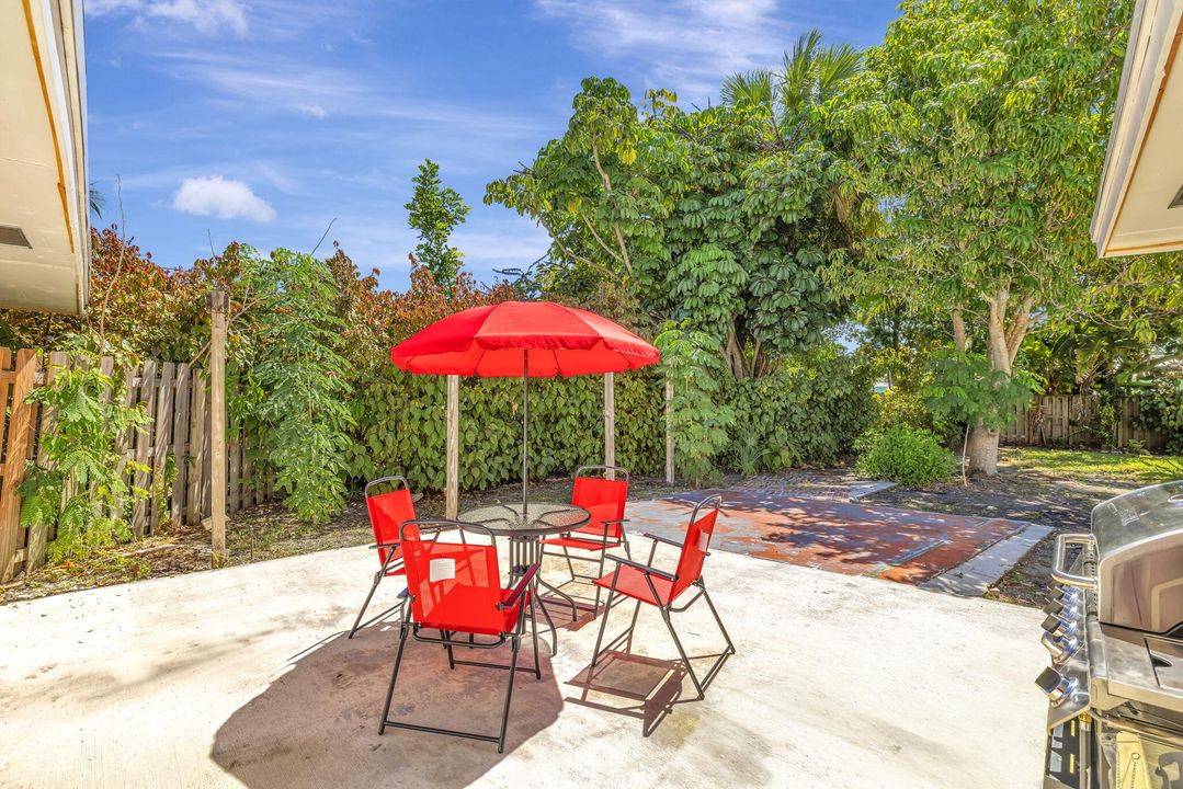 For Rent: $2,700 (2 beds, 1 baths, 1453 Square Feet)