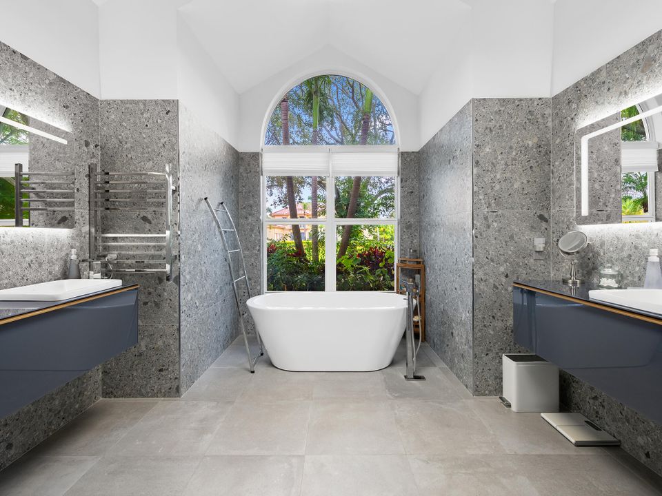 На продажу: $3,750,000 (5 спален, 3 ванн, 4563 Квадратных фут)