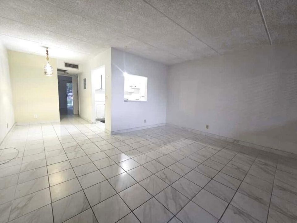 En Venta: $95,000 (1 camas, 1 baños, 650 Pies cuadrados)