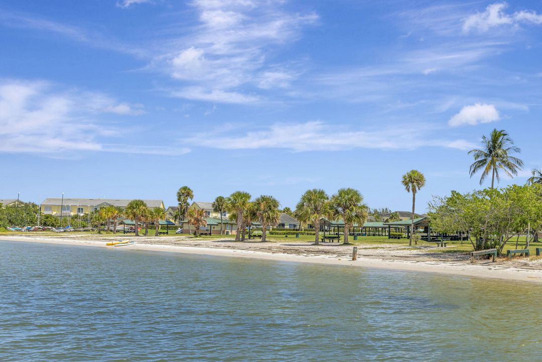 For Rent: $2,700 (2 beds, 1 baths, 1453 Square Feet)