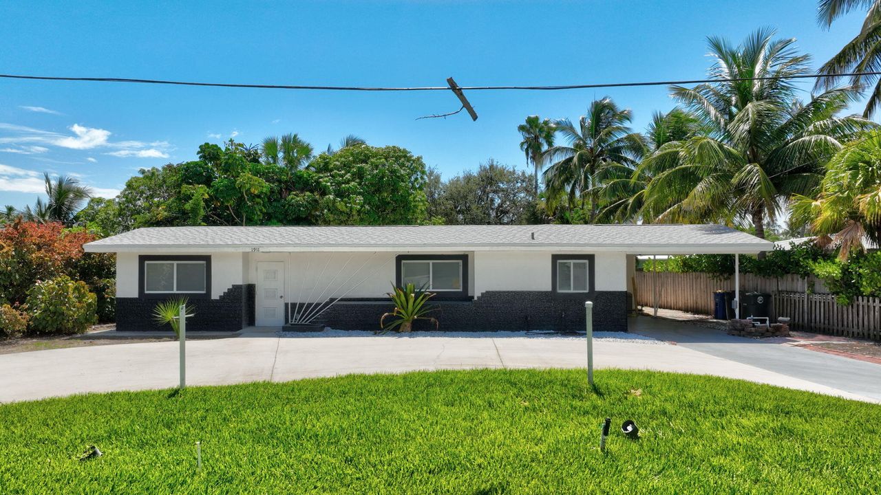 For Rent: $2,700 (2 beds, 1 baths, 1453 Square Feet)