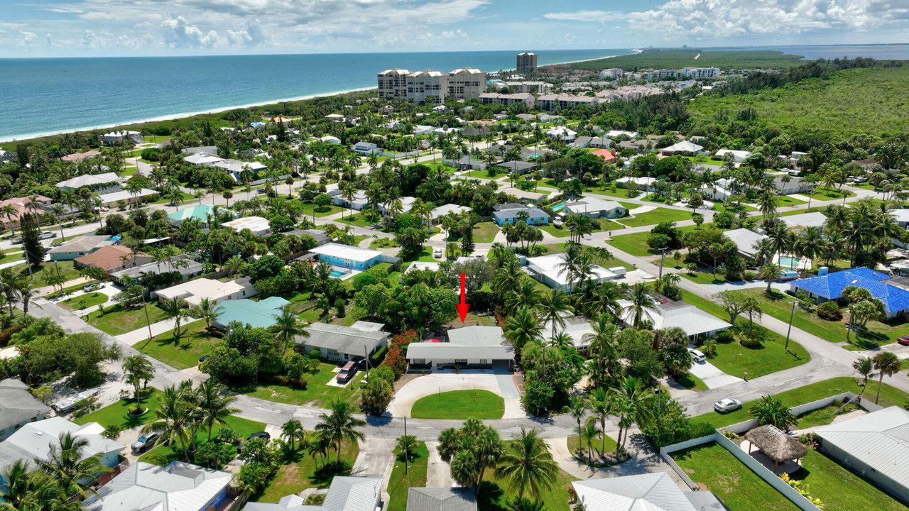 For Rent: $2,700 (2 beds, 1 baths, 1453 Square Feet)