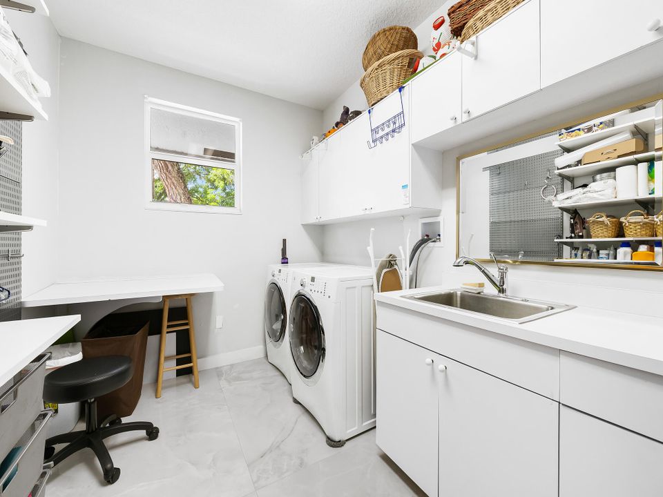 На продажу: $3,750,000 (5 спален, 3 ванн, 4563 Квадратных фут)