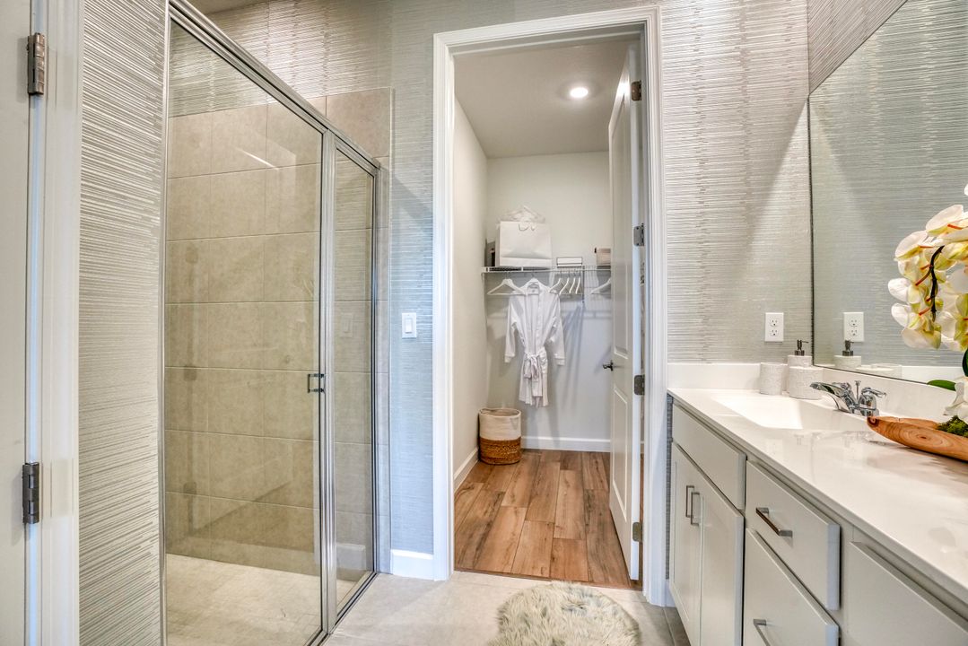 Active With Contract: $469,807 (2 beds, 2 baths, 1305 Square Feet)