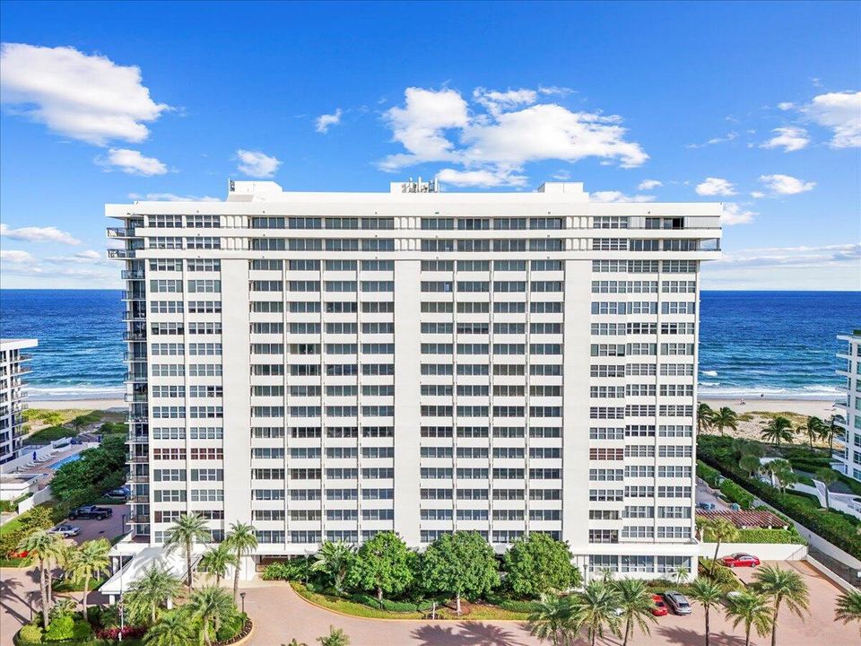 Active With Contract: $1,299,900 (2 beds, 2 baths, 1236 Square Feet)