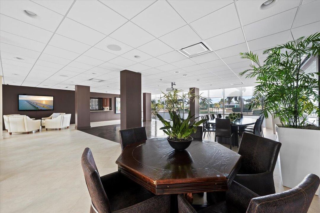 Active With Contract: $1,299,900 (2 beds, 2 baths, 1236 Square Feet)