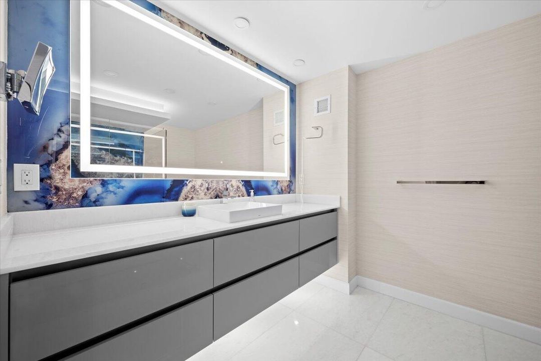 Active With Contract: $1,299,900 (2 beds, 2 baths, 1236 Square Feet)